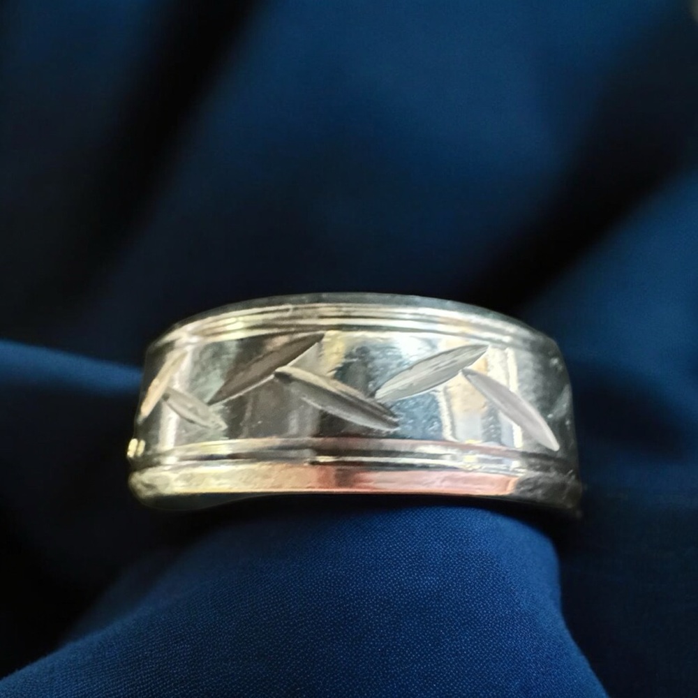NWOT Silver Men's Ring NWOT Sz 8